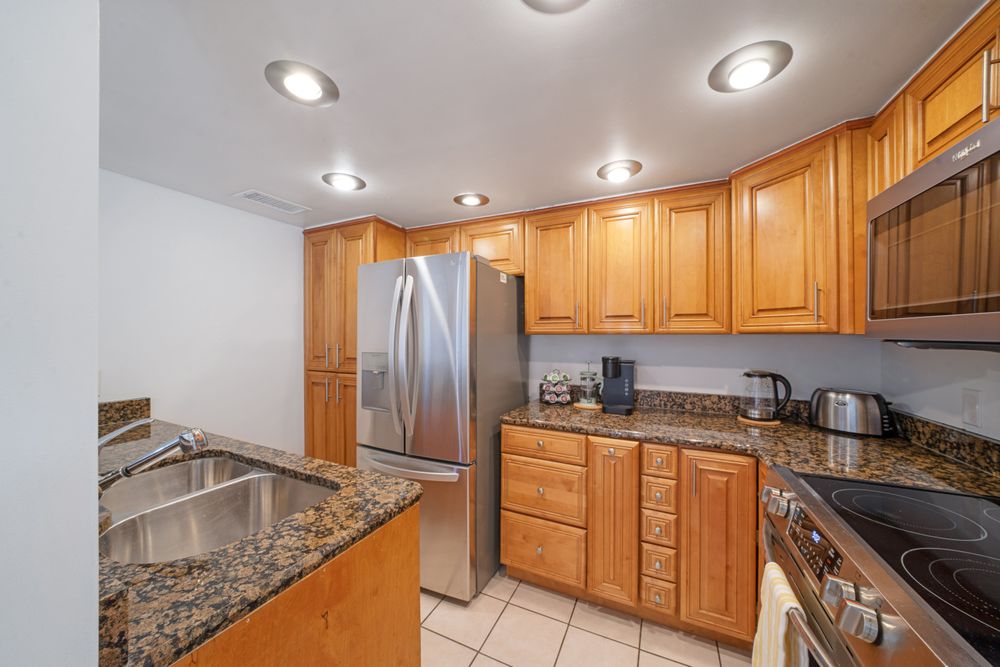 Furnished rental kitchen